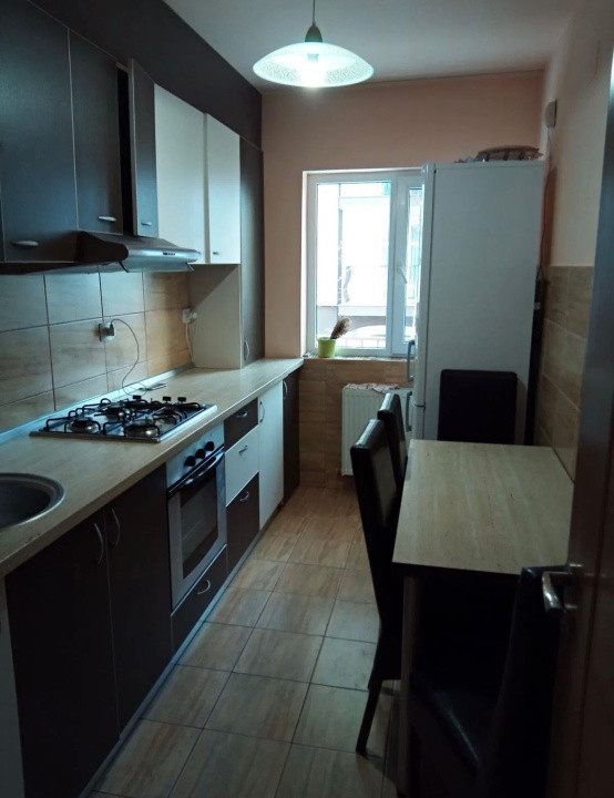 Apartament de vanzare , Decomandat 55mp 2 CAMERE , zona Florilor 
