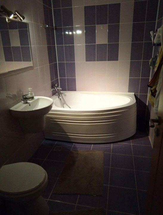 Apartament de vanzare , Decomandat 55mp 2 CAMERE , zona Florilor 