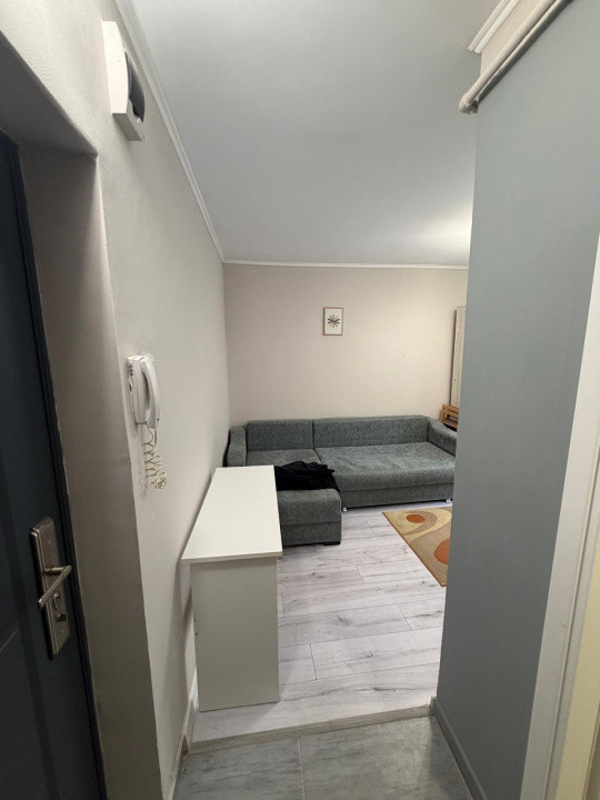Apartament de inchiriat , semidecomandat 22mp zona GHEORGHENI