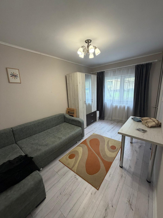 Apartament de inchiriat , semidecomandat 22mp zona GHEORGHENI