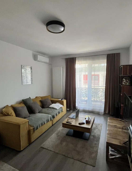 Apartament de vanzare, semidecomandat 55 mp ,2 camere + PARCARE Sub Cetate 