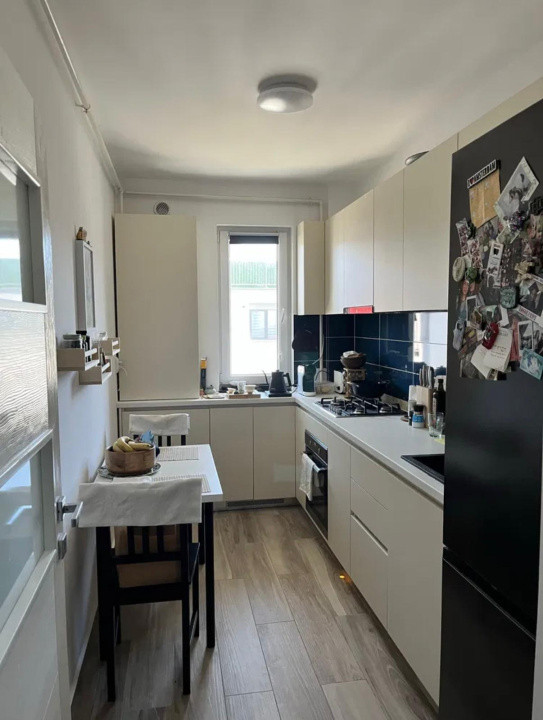 Apartament de vanzare, semidecomandat 55 mp ,2 camere + PARCARE Sub Cetate 