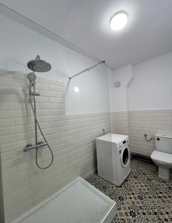 Apartament de vanzare, semidecomandat 55 mp ,2 camere + PARCARE Sub Cetate 