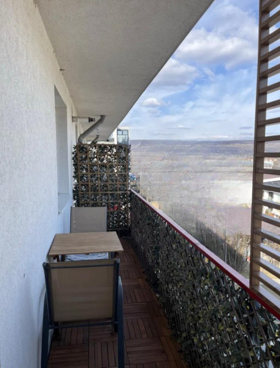 Apartament de vanzare, semidecomandat 55 mp ,2 camere + PARCARE Sub Cetate 