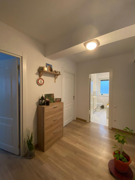 Apartament de vanzare semidecomandat, cu gradina .3 camere 65,2 mp , zona TEILOR