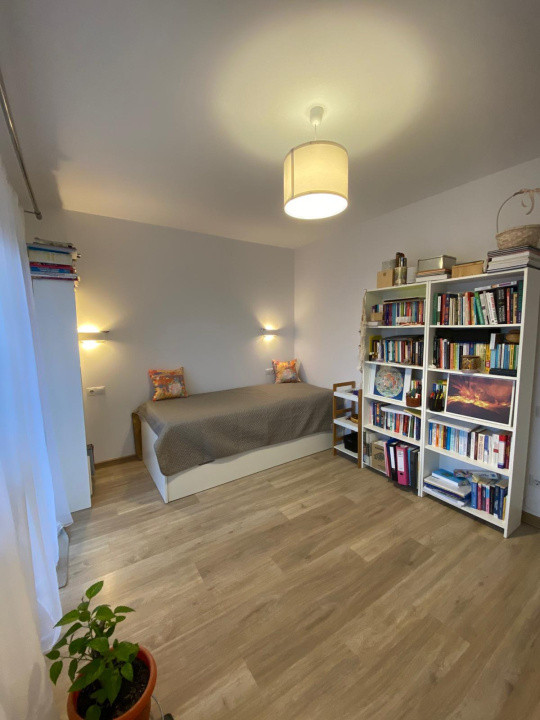 Apartament de vanzare semidecomandat, cu gradina .3 camere 65,2 mp , zona TEILOR