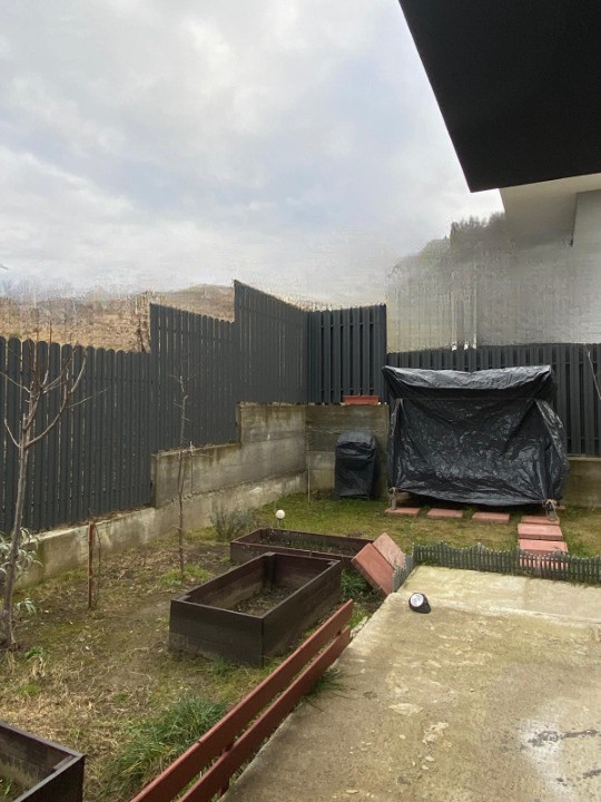 Apartament de vanzare semidecomandat, cu gradina .3 camere 65,2 mp , zona TEILOR