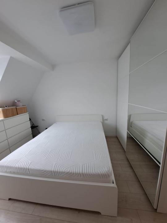 Apartament de vanzare , semidecomandat  65,5mp ,3 camere Floresti zona VIVO
