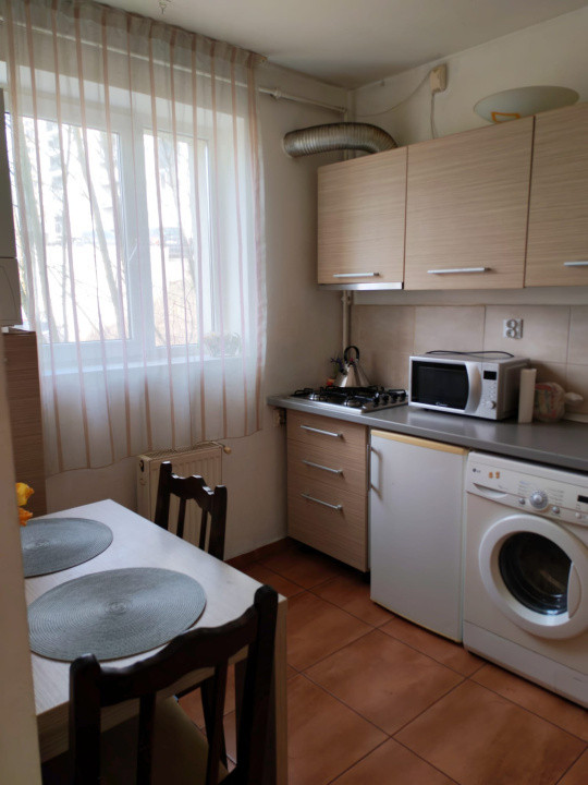 Apartament de vanzare semidecomandat ,1 camere 37 mp , zona BACIU