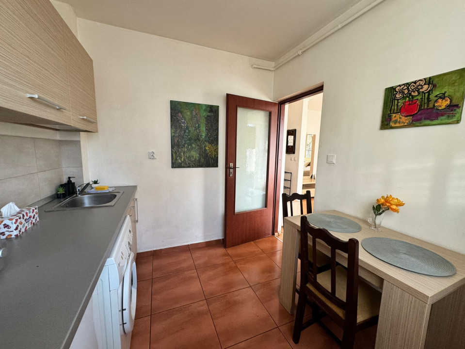 Apartament de vanzare semidecomandat ,1 camere 37 mp , zona BACIU