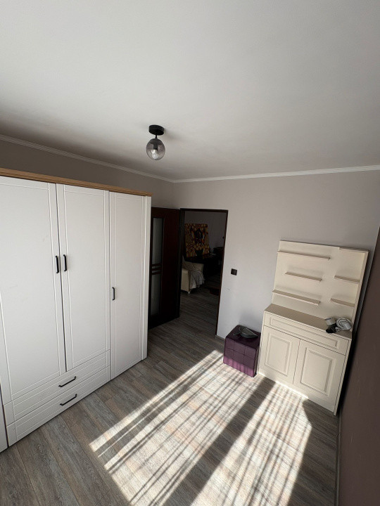 Apartament cu 3 camere și 2 balcoane ZONA TERRA