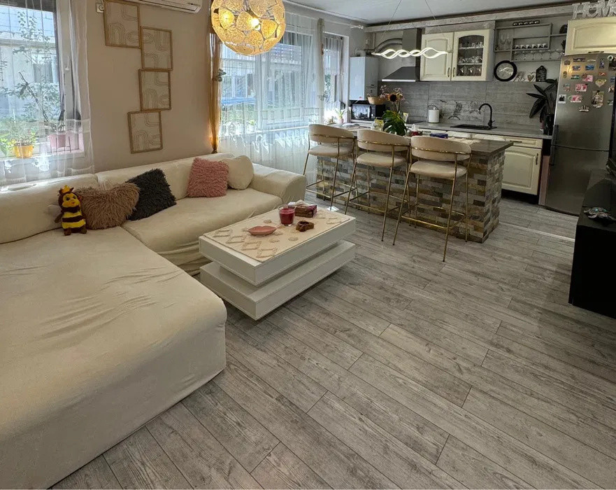 Apartament 81mp, mobilat și utilat cu grădină