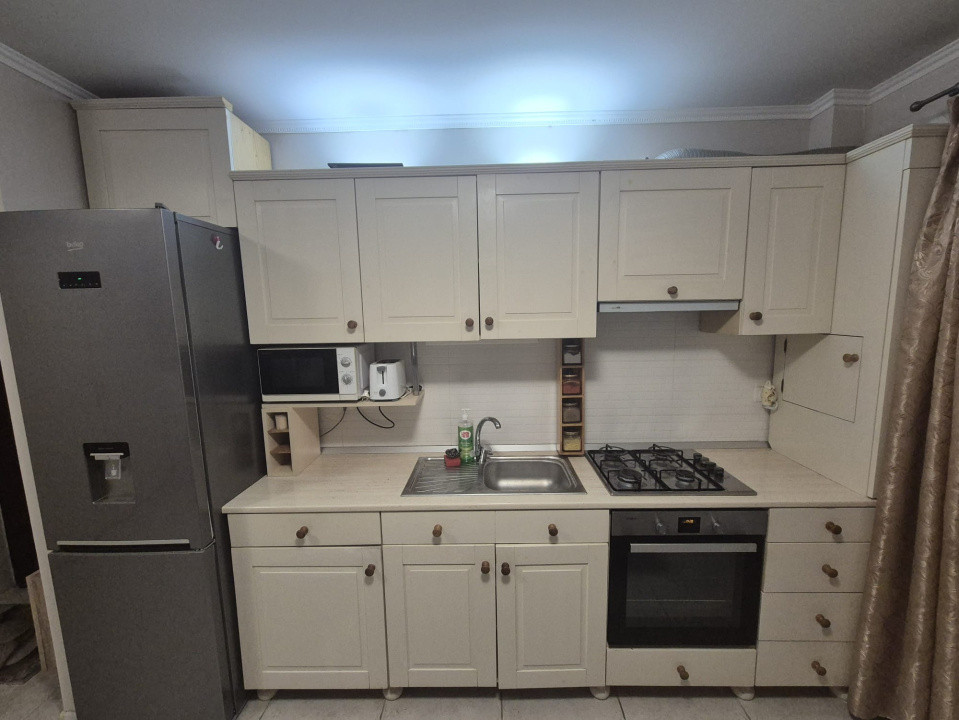 Apartament cu 2 camere + 2 balcoane