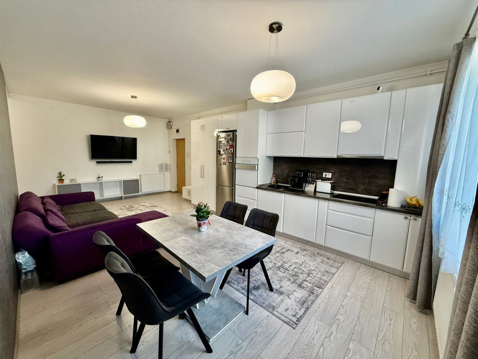 Apartament 3 camere + logie cu o suprafață de 70mp