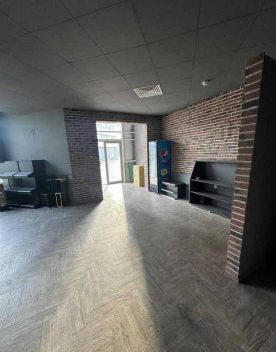 Spatiu comercial , 98mp zona Vivo / BMW , Floresti 