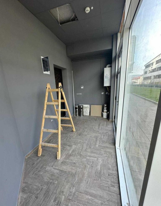 Spatiu comercial , 98mp zona Vivo / BMW , Floresti 