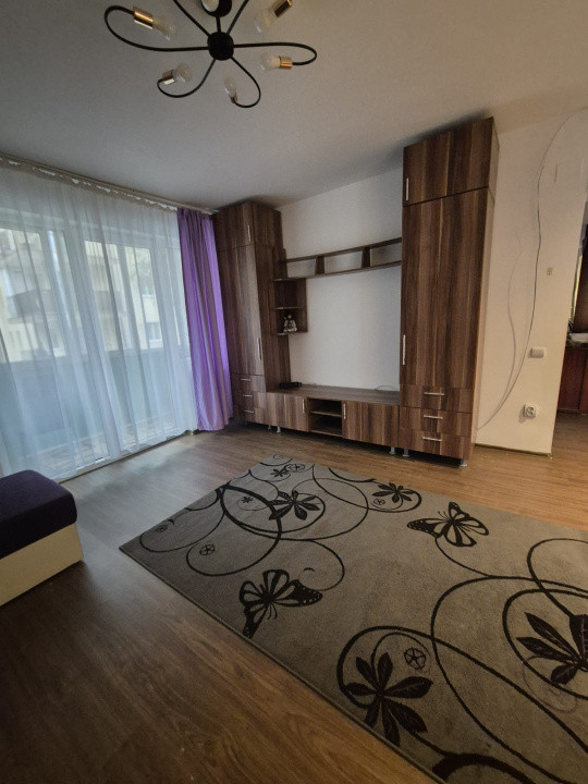 Inchiriere apartament 2 camere, 50 mp , Zona Florilor Floresti 