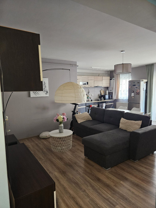 Apartament 2 camere ,61mp ,zona Florilor ,Floresti