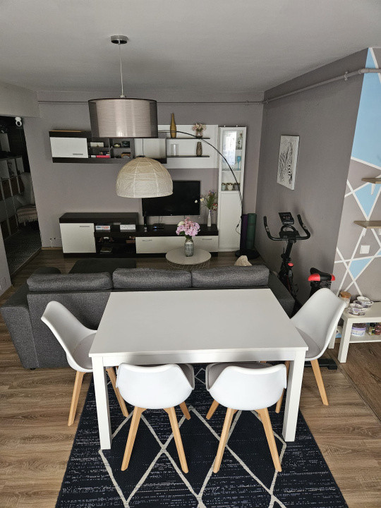 Apartament 2 camere ,61mp ,zona Florilor ,Floresti