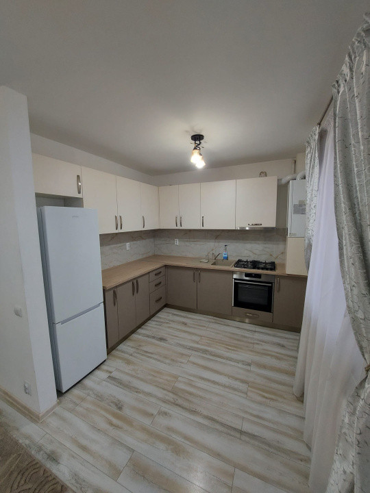 Inchiriere apartament 3 camere , 60 mp, zona Eroilor , Floresti