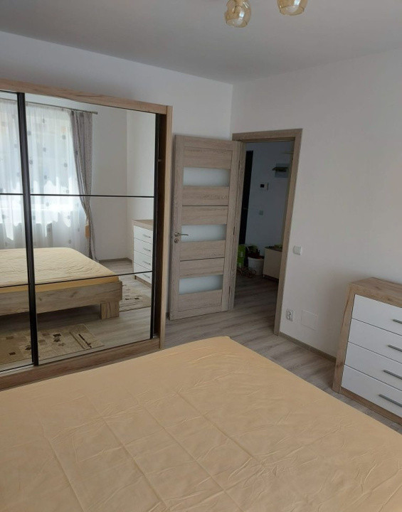 Inchiriere apartament 3 camere , 61 mp, zona Eroilor , Floresti