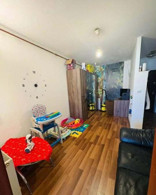 Apartament cu 2 camere, 40 mp , zona Florilor, Floresti