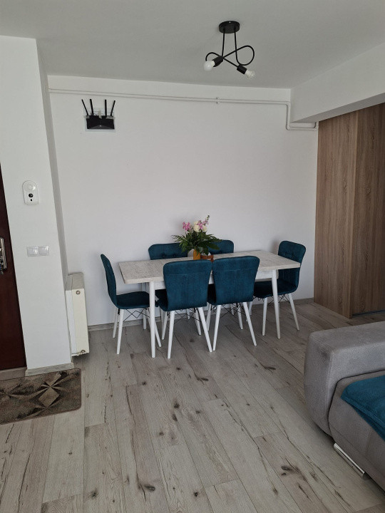 Vand apartament 2 camere 53mp + balcoan 4mp,zona Eroilor