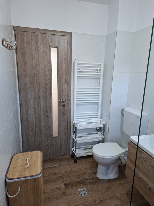 Vand apartament 2 camere 53mp + balcoan 4mp,zona Eroilor