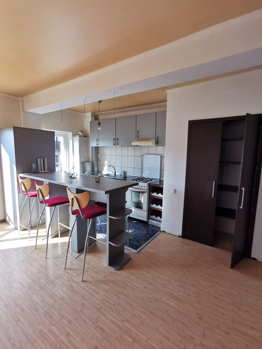 Apartament 2 camere 56mp cu garaj , zona Stejarului