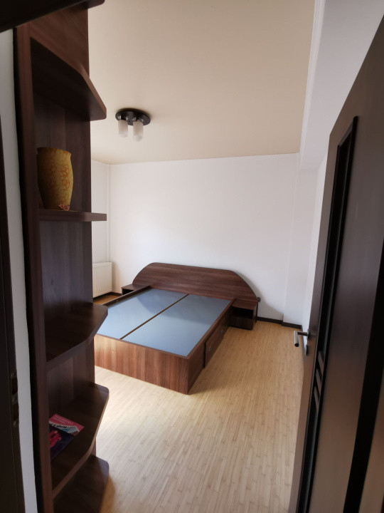 Apartament 2 camere 56mp cu garaj , zona Stejarului