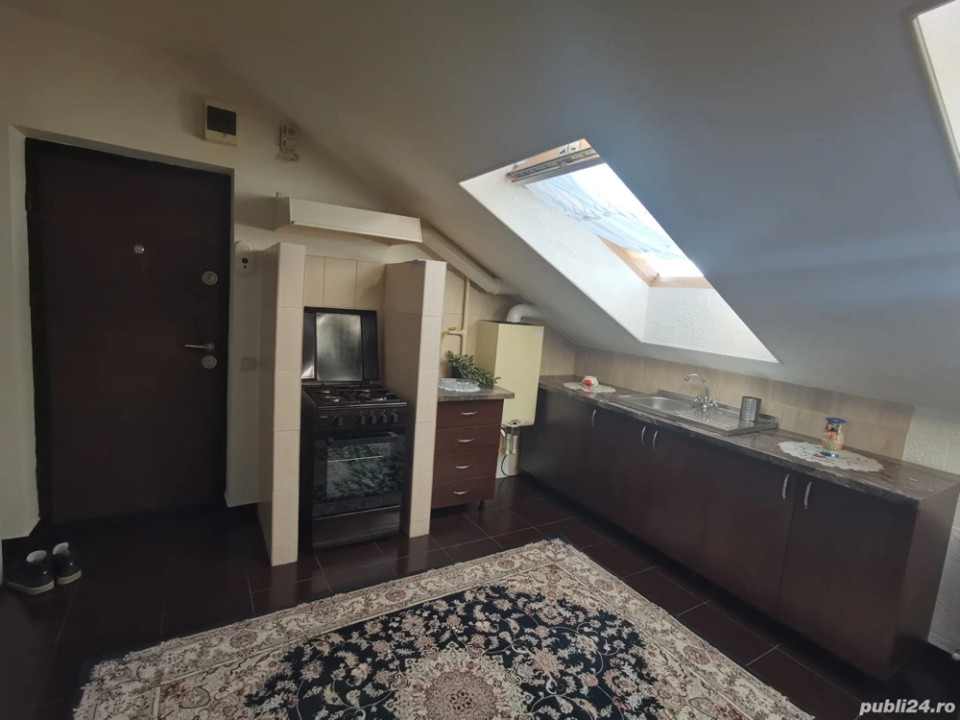 Apartament semidecomandat  ,2 camere 47 mp , zona Florilor