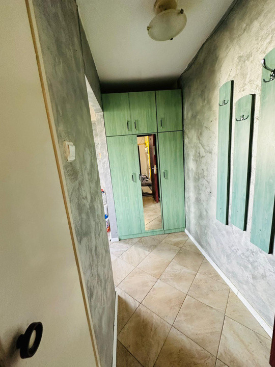 Apartament de vanzare semidecomandat ,3 camere 60 mp , zona Grigorescu 