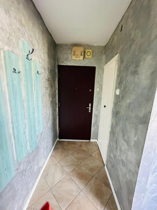 Apartament de vanzare semidecomandat ,3 camere 60 mp , zona Grigorescu 