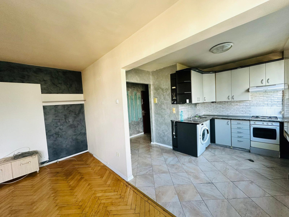 Apartament de vanzare semidecomandat ,3 camere 60 mp , zona Grigorescu 