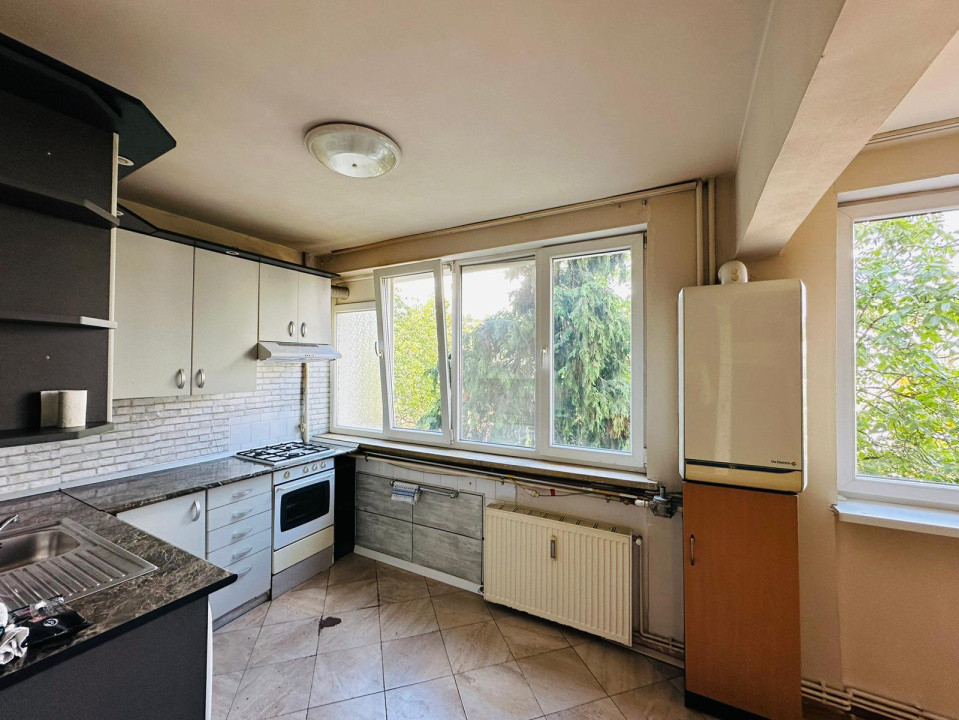 Apartament de vanzare semidecomandat ,3 camere 60 mp , zona Grigorescu 