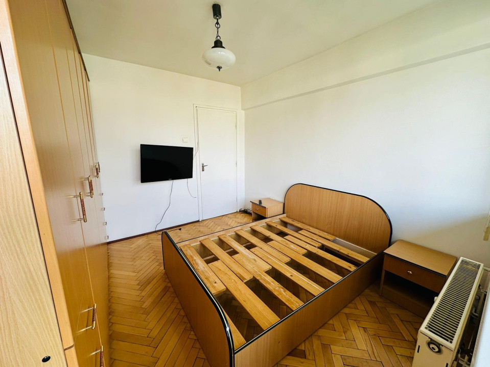 Apartament de vanzare semidecomandat ,3 camere 60 mp , zona Grigorescu 