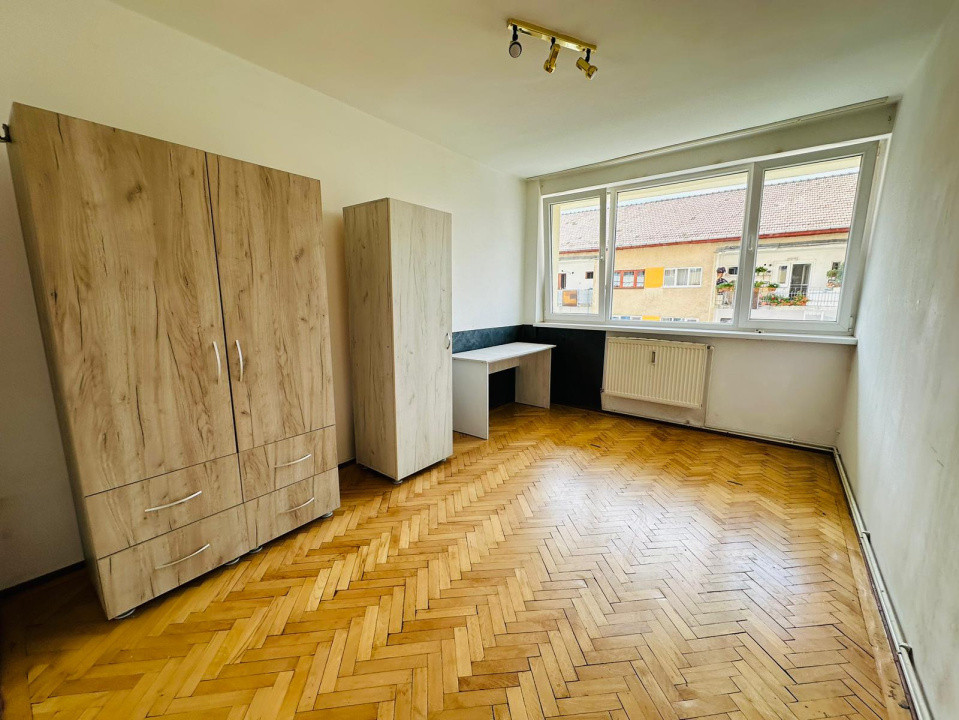 Apartament de vanzare semidecomandat ,3 camere 60 mp , zona Grigorescu 