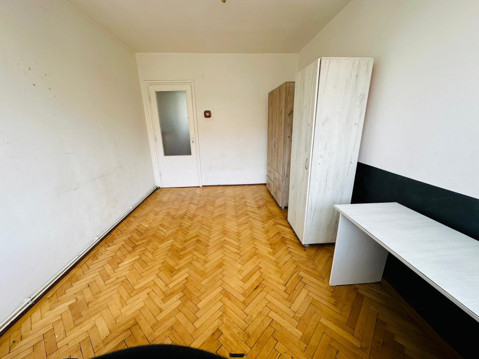 Apartament de vanzare semidecomandat ,3 camere 60 mp , zona Grigorescu 