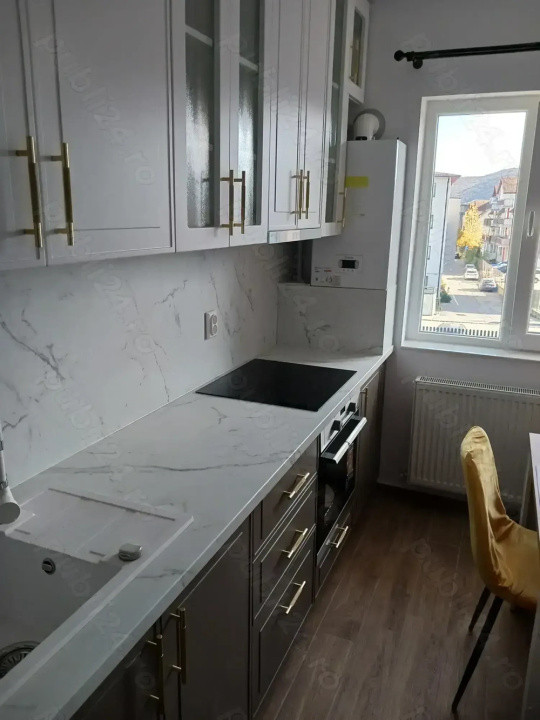 Vand apartament 2 camere56mp+balcon 3 mp zona Terra