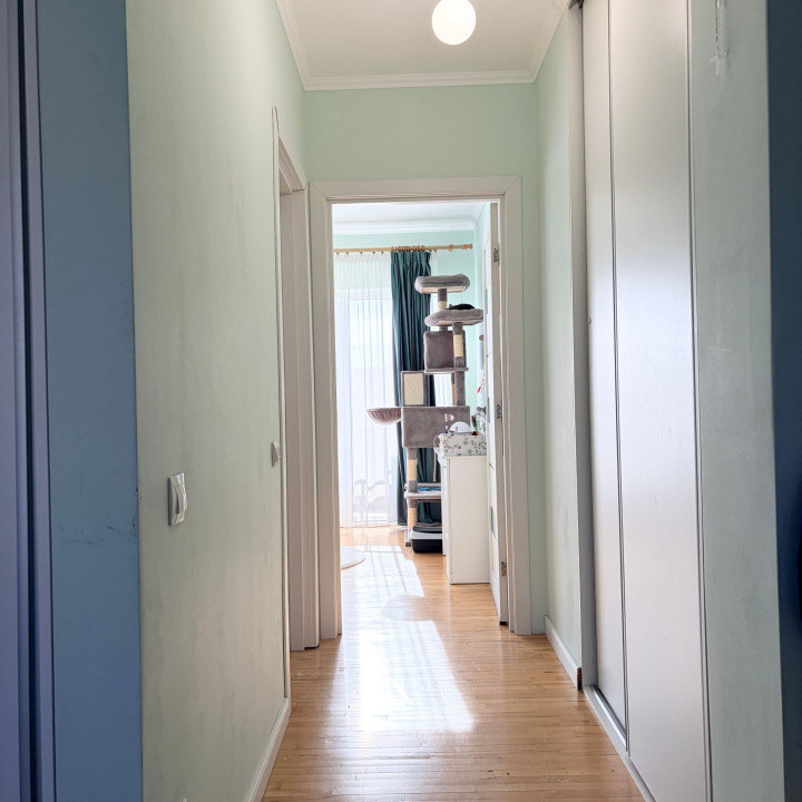 Vand apartament 2 camere 43mp +2 balcoane 6mp,zona Tineretului