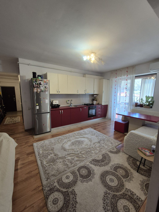 Vand apartament 3 camere 59 mp+balcon 9mp ,str Tautiului