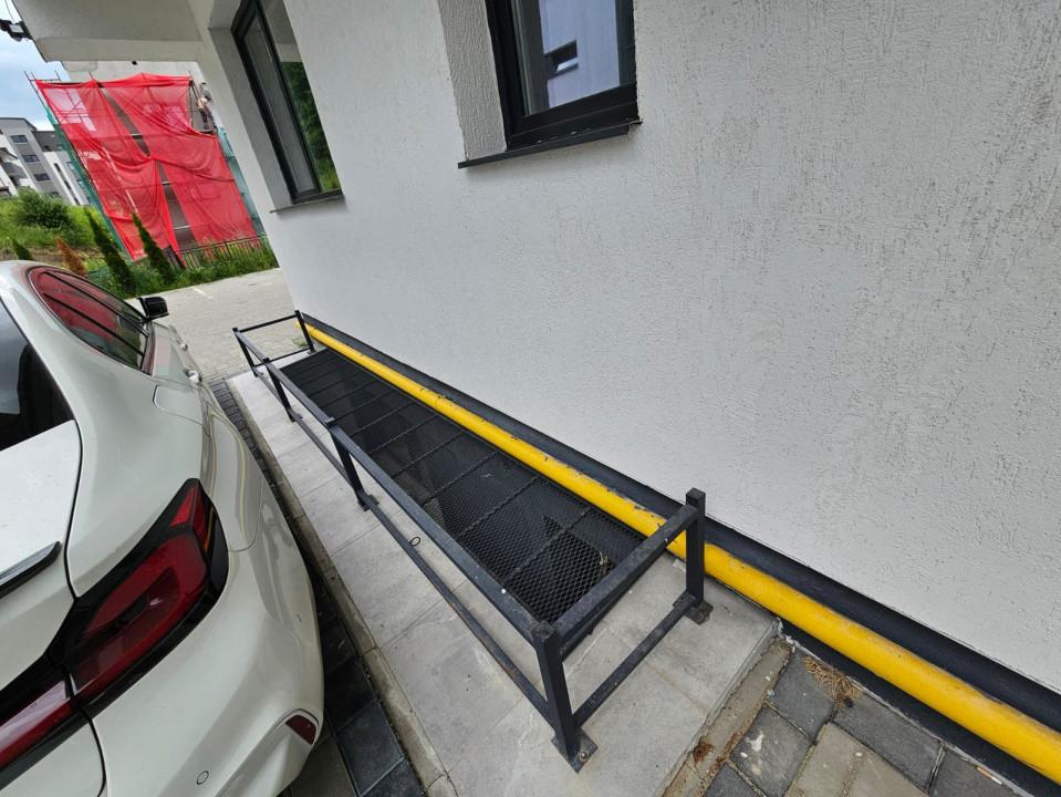 Vand apartament 3 camere,zona Teilor 51mp