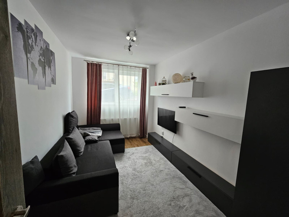 Vand apartament 3 camere,zona Teilor 51mp
