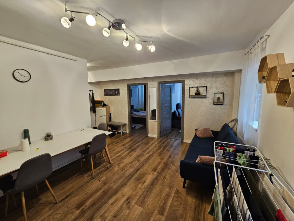 Vand apartament 3 camere,zona Teilor 51mp