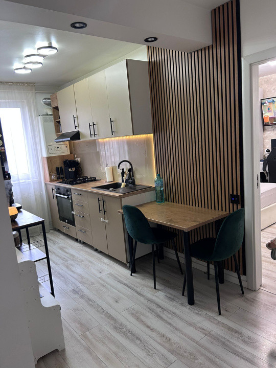 Apartament 3 CAMERE SU 43MP, ZONA CETĂȚII