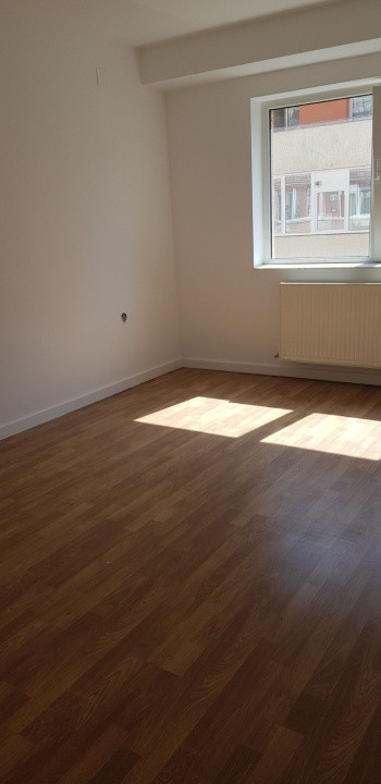 Apartament cu 3 CAMERE, 59MP, ZONA EROILOR