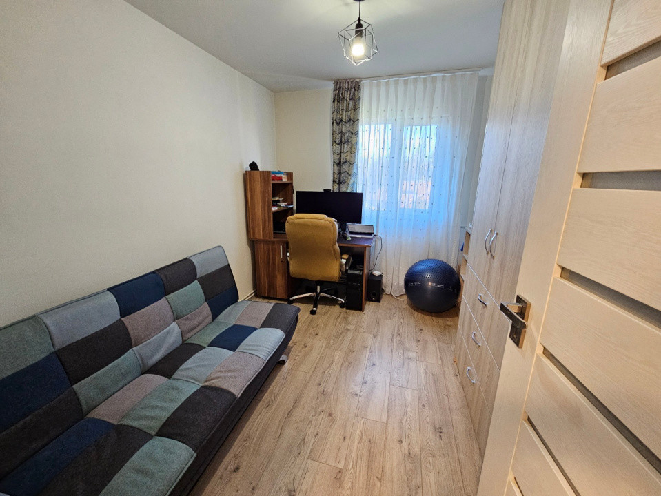 Apartament 4 CAMERE, SU 77MP, MĂNĂȘTUR