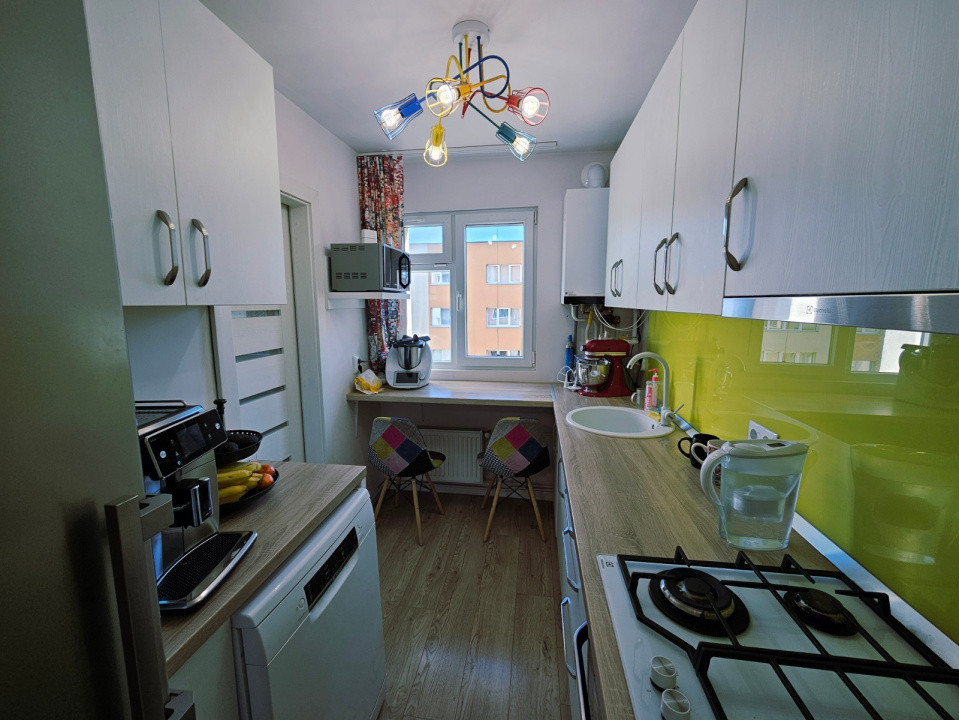 Apartament 4 CAMERE, SU 77MP, MĂNĂȘTUR