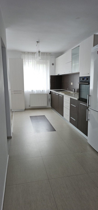 Apartament 3 CAMERE, SU 67MP, ZONA FLORILOR 