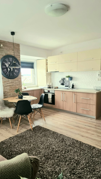 Apartament 3 CAMERE, SU 65MP, ZONA CETĂȚII